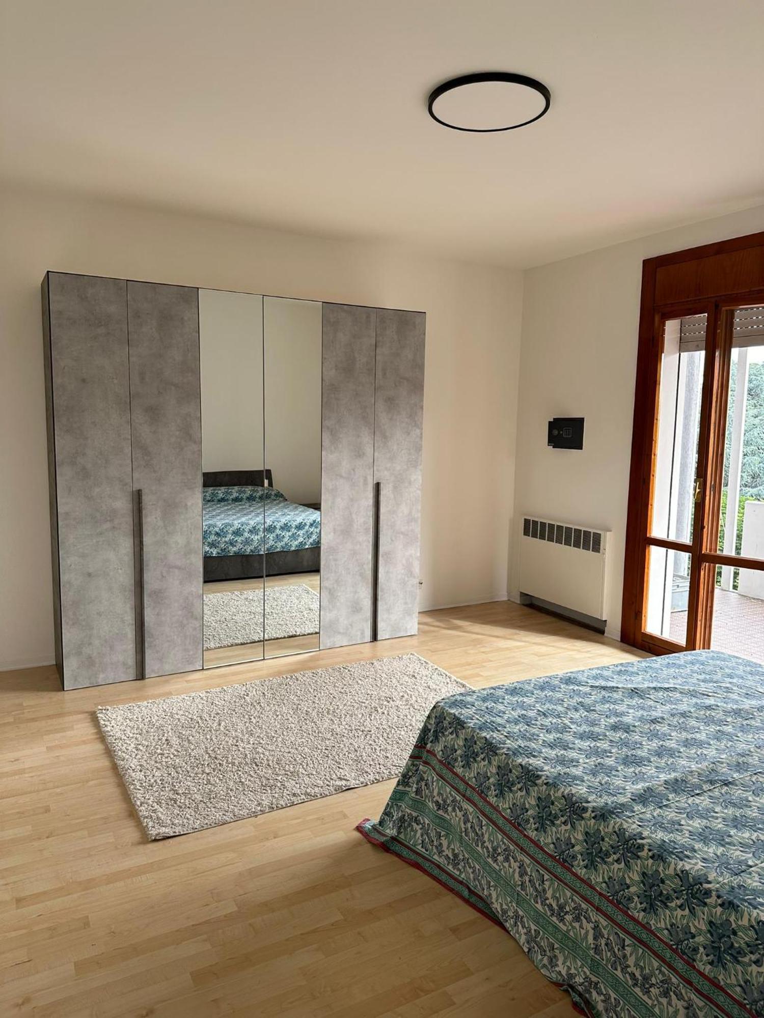 Olimpia House - Camere Accoglienti In Posizione Strategica Реджонель-Эмилия Экстерьер фото